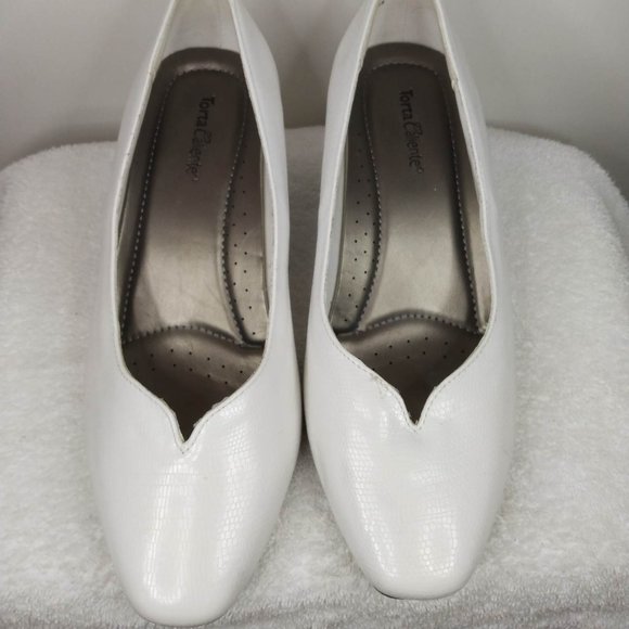 Torta Caliente White Women shoes Size 8W - Picture 4 of 9